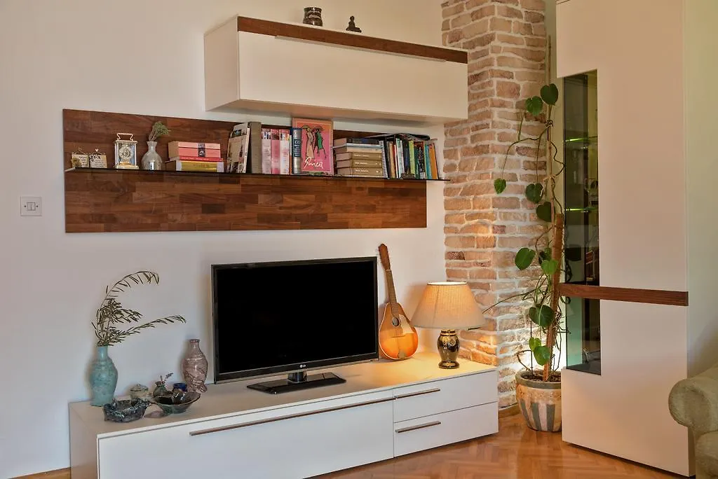 Apartment Viki Split