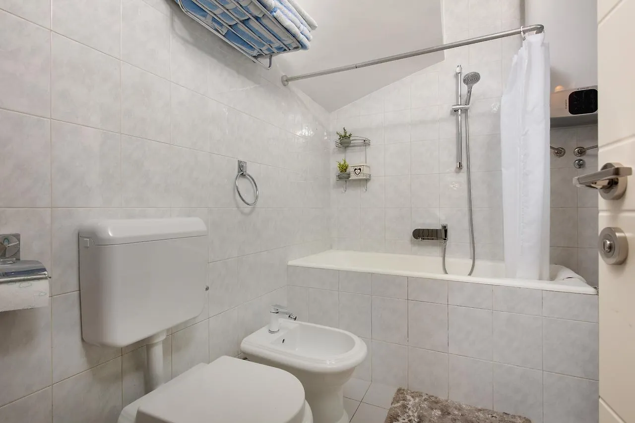 Apartment Viki Split